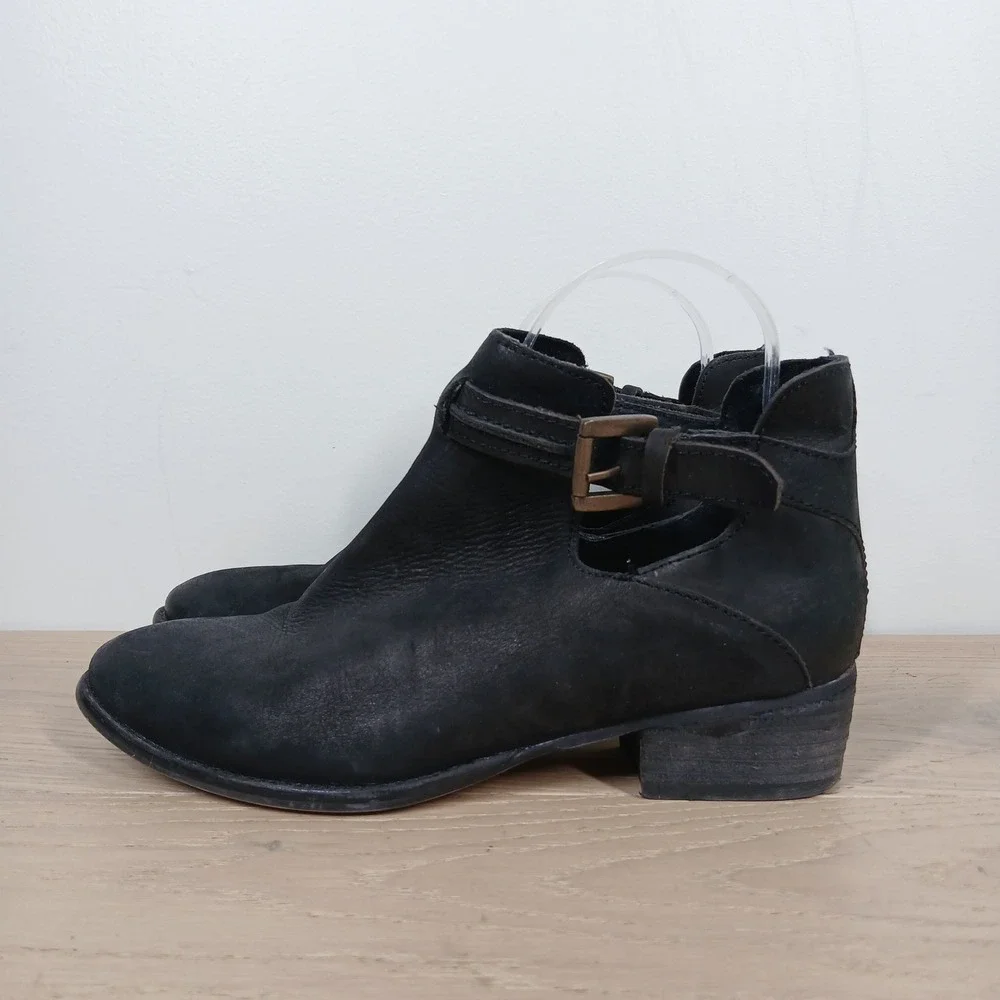 Seychelles Boots Womens 7 Black Leather Ankle Cutout Buckle Block Heel
